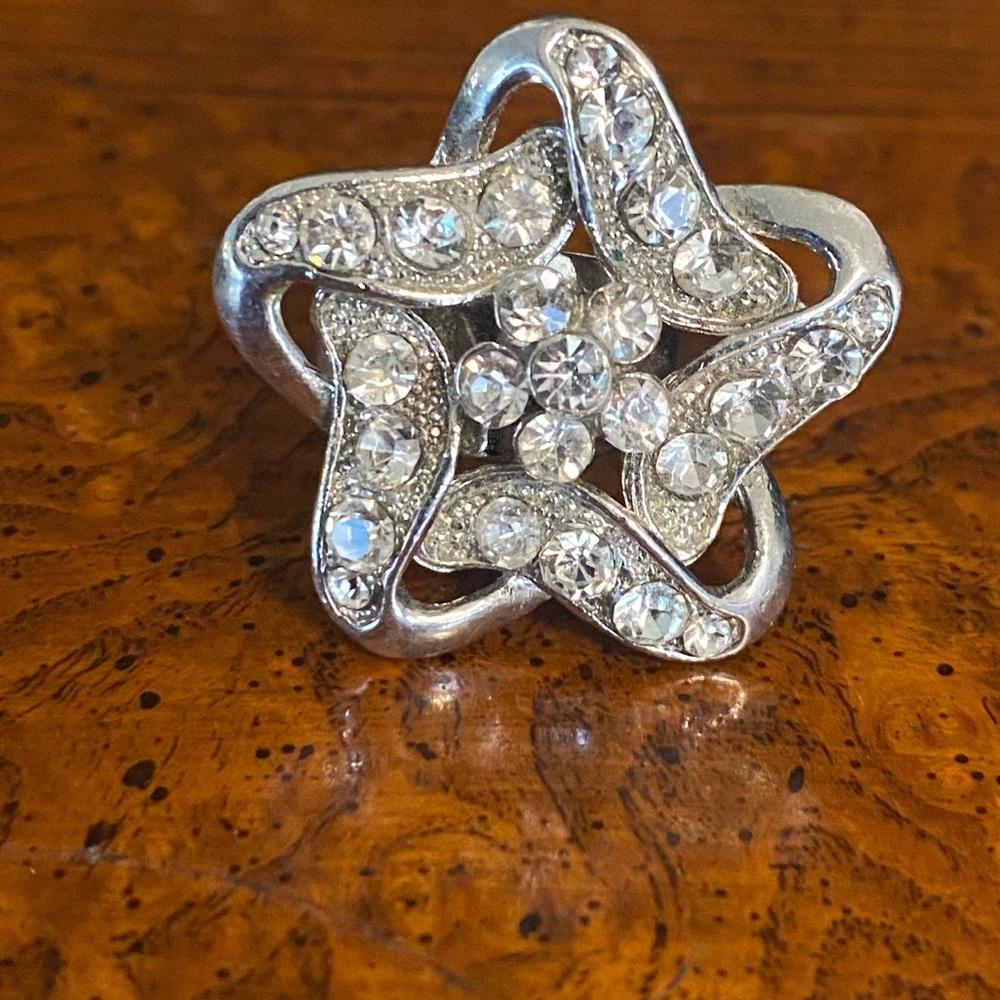 Vintage Silver Star Shaped Adjustable Ring with Crystals